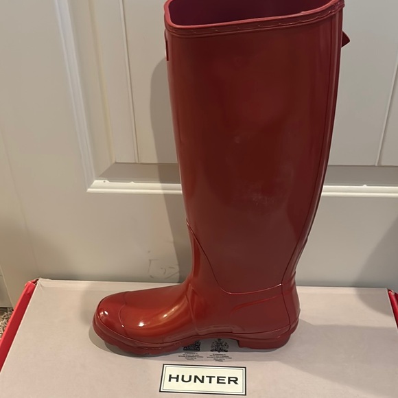 Hunter Glossy Cherry Red Boots - Picture 3 of 3